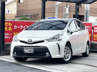 プリウスα　S　～後期型～　5人乗りtype　抜群の燃費性能×広い室内空間で人気のプリウスα✨　後席を倒せば大容量の荷物も載せれます📦　ドライブレコーダーや障害物センサー、バックカメラなど安心な装備も付いています👏　内装も前期型から進化したデザインでより一層オシャレで使いやすさの良い車内🔱　🌜大阪店専用HPも要チェック❗carlifegroup.jp で検索🕵️‍♂️　Instagram・Twitter・TikTokも随時更新中❗❗🌛《1年保証付》