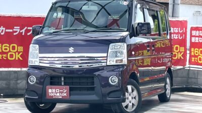 エブリイワゴン　PZターボ　～後期型～　広い室内と利便性を兼ね揃えた軽ワゴン🚗　後席はフルフラット可能なので大きなお荷物でも積み込み可能📦　お仕事にもレジャーで使用する方にも非常に人気の車種です🎣　ターボで力強い走りができ、左側はパワースライドドアで後席の乗り降りも楽々🤰　走行中もフルセグTV・DVDが視聴可能でBluetoothオーディオ接続可能のSDナビ💎　🌜大阪店専用HPも要チェック❗carlifegroup.jp で検索🕵️‍♂️　Instagram・Twitter・TikTokも随時更新中❗❗🌛　《1年保証付》
