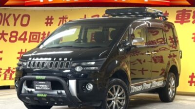 DELICA　デリカD5　シャモニー　【特別仕様車】　【カスタム】　【4WD】【車検2年付】純正HDDナビ&フロントカメラ&サイドカメラ&バックカメラ豪華装備💕ヘッドライトカバー+テールレンズガード+フロントバンパーガード+BATTLEZショックアブソーバでバッチリカスタムされた1台です🚗後席でもオーディオを楽しめるフリップダウンモニター搭載📺DVD📀CD💿　🚪両側パワースライドドアで乗り降り楽々✨　クルーズコントロール&ETCで快適に高速道路をご利用いただけます🚗😁✨　2400㏄×4WDの力強い走りを是非ご体感下さい😎🔥　🌛TOKYO店専用HPにて更新中❗ carlifegroup.tokyo.jpで検索🕵️‍♂️🌛《1年保証》