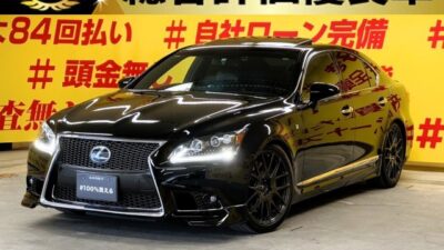 LEXUS レクサス LS460 Fスポーツ 【総合評価優良車】【後期型】【カスタム】【車検2年付】✨大人気の後期型&TRDエアロ&TRDマフラー✨ ✨純正HDDナビ 地デジフルセグTV走行中視聴可 Bluetooth ミュージックサーバー DVD CD USB バックカメラ📸 サンルーフ付きなので開放感抜群😆 前席パワーシート&前席シートエアコン&後席シートヒーター&ステアリングヒーター!✨ 夜間でも明るいLEDヘッドライト&LEDフォグ便利なオートハイビーム🌞 駐車時に便利なブレーキホールド機能付き! 電動リアサンシェード 社外20インチアルミホイール🍩 🌛TOKYO店専用HPにて更新中❗ carlifegroup.tokyo.jpで検索🕵️♂️🌛《1年保証付》