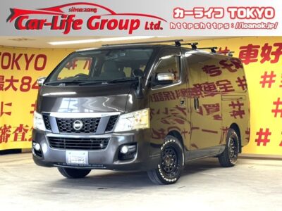 CARAVAN NV350キャラバン　ロングプレミアムGX【車検１年付】　社外15インチアルミ+車検対応ホワイトレタータイヤ✨純正SDナビ🗾地デジフルセグTV📺ブルートゥース接続可能😆　スマートキー＆プッシュスタート機能付きで楽々エンジンスタート🔥社外ベットキット装備でレジャーでも大活躍✨オートクローザー付き両側スライドドアで万が一の閉め忘れも防止できます🚗　駐車や切り返しの際にも安心のバックカメラ付👀　🌛TOKYO店専用HPにて更新中❗ carlifegroup.tokyo.jpで検索🕵️‍♂️🌛《1年保証》