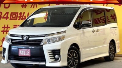 VOXY　ヴォクシー　ZS煌　【特別仕様車】✨”大人気のパール🌈✨カラー再入庫✨純正9インチSDナビ🗾DVD💿CD📀Bluetooth📞🎶地デジフルセグTV📺走行中映像視聴可能👀✨⚡夜間も視界バッチリ💡ＬＥＤヘッドライト+フォグランプ💡燃費もＯＫ🍃アイドリングストップ付🍃乗り降りがらくらく🎵ワンタッチオープナー付両側パワースライドドア🚪１台で7人も乗れる魅力的な車両😍TOKYO店専用HPにて更新中❗ carlifegroup.tokyo.jpで検索🕵️‍♂️🌛《1年保証》