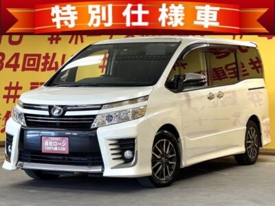 VOXY　ヴォクシー　ZS煌　【特別仕様車】✨”大人気のパール🌈✨カラー再入庫✨純正9インチSDナビ🗾DVD💿CD📀Bluetooth📞🎶地デジフルセグTV📺走行中映像視聴可能👀✨⚡夜間も視界バッチリ💡ＬＥＤヘッドライト+フォグランプ💡燃費もＯＫ🍃アイドリングストップ付🍃乗り降りがらくらく🎵ワンタッチオープナー付両側パワースライドドア🚪１台で7人も乗れる魅力的な車両😍TOKYO店専用HPにて更新中❗ carlifegroup.tokyo.jpで検索🕵️‍♂️🌛《1年保証》