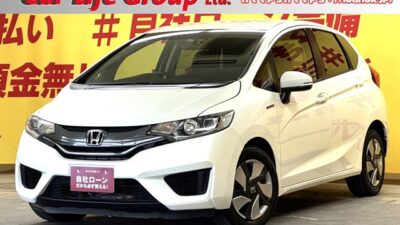 FIT フィットHV　Lパッケージ　驚異の燃費ＪＣ０８モード33.6km／L🍃　走行6万km台のコンパクトHV入庫😆　HONDAインターナビ🗾DVD📀スマホからBluetoothにて音楽再生可能です🎶HDMI接続端子装備してますのでネット動画などナビでご覧いただけます🤩　小回り抜群で乗りやすいハイブリッドです😄✨納車時タイヤ4本新品✨🌛TOKYO店専用HPにて更新中❗ carlifegroup.tokyo.jpで検索🕵️‍♂️🌛《1年保証》