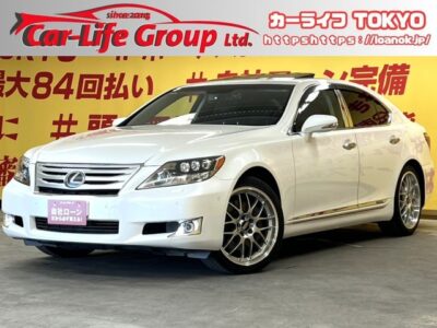 LEXUS　レクサス　LS600h　Iパッケージ　レクサス最高級・ＢＩＧラグジュアリーセダンのハイブリッドタイプ✨パールカラーでTOKYO店入庫😆純正マルチHDDナビ🗾DVD📀Bluetooth📱🎵フルセグＴＶ内蔵型📺走行中映像視聴可能👀高級感溢れる豪華装備💺シートエアコン＆全席シートヒーター装備💺🌜TOKYO店専用HPにて更新中❗ carlifegroup.tokyo.jpで検索🕵️‍♂️🌛《1年保証付》