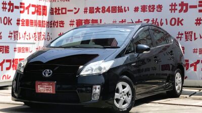 PRIUS　プリウスS　✨ハイブリッドといえばヤッパリPRIUS！JC08モード：30.4km/Lの低燃費✨純正SDナビ🗾地デジフルセグ📺CD/DVD再生可能📀駐車も安心のバックカメラ付📷夜間走行も視界良好のHIDヘッドライト🌟オートライト・フォグライト搭載🌟車検２年付🚗福岡店専用HPでも在庫確認可能‼✨ 【carlifegroup.fukuoka.jp/】で検索🕵️‍♂️