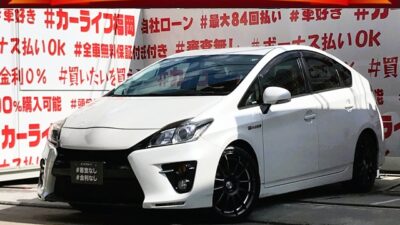 PRIUS プリウス SツーリングセレクションG’s【特別仕様車】💎燃費のプリウスに専用内外装パーツを施したG’s再入庫💎純正SDナビ🗾DVD・CD再生可能📀Bluetooth🎵フルセグTV内蔵型📺高速道路で遠出もラクラクETC、クルーズコントロール装備🚗18インチ社外ホイール✨🌈車検2年付🌈福岡店専用HPでも在庫確認可能‼✨ 【carlifegroup.fukuoka.jp/】で検索🕵️♂️
