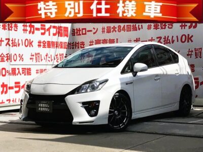 PRIUS　プリウス　SツーリングセレクションG’s【特別仕様車】💎燃費のプリウスに専用内外装パーツを施したG’s再入庫💎純正SDナビ🗾DVD・CD再生可能📀Bluetooth🎵フルセグTV内蔵型📺高速道路で遠出もラクラクＥＴＣ、クルーズコントロール装備🚗18インチ社外ホイール✨🌈車検2年付🌈福岡店専用HPでも在庫確認可能‼✨ 【carlifegroup.fukuoka.jp/】で検索🕵️‍♂️