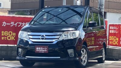 セレナ　ハイウェイスター　Vセレクション　リーズナブルな人気のお手軽ミニバン💰　前後ドライブレコーダーで運転中も安心📹　ALPINEフリップダウンモニターで後席でも退屈せずに快適にお乗りいただけます✨　マルチセンターシートで中央座席が前後にロングスライドでき、シートアレンジも多様にできます💺　アイドリングストップ付きで燃費性能も良好🍀　🌜大阪店専用HPも要チェック❗carlifegroup.jp で検索🕵️‍♂️　Instagram・Twitter・TikTokも随時更新中❗❗🌛《1年保証付》