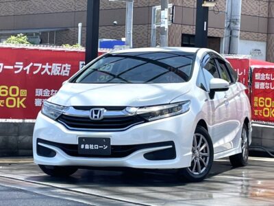 シャトル　ハイブリッド　平成27年式のハイブリッド車が月々この金額で購入できます💰　後席はフルフラット可能なためたくさんのお荷物も積むことが可能📦　お仕事やレジャーでも活躍できます🎣　ビルトインETCで納車後すぐにおでかけ可能です🗾　ドライブレコーダー付きで安心📹　パドルシフトで細かな運転操作も可能です🏁　価格・維持費・燃費においてリーズナブルな1台です🍀　🌜大阪店専用HPも要チェック❗carlifegroup.jp で検索🕵️‍♂️　Instagram・Twitter・TikTokも随時更新中❗❗🌛《1年保証付》