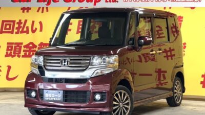 N-BOX　カスタム　Ｇターボパッケージ【4WD】【車検２年付】　✨ターボ×4WDモデルが月々２万円台～✨🌈純正オーディオ搭載🗾ナビプラン対象車👀📺両側パワースライドドアで乗り降りラクラク＆荷物の出し入れもらくらく🎵😊NBOXならではの多彩なシートアレンジで使い勝手バツグン😎高速時楽々クルーズコントロール📀🔦夜間でも明るいＨＩＤヘッドライト🔦TOKYO店専用HPでも在庫確認可能😁👌✨TOKYO店専用HPにて更新中❗ carlifegroup.tokyo.jpで検索🕵️‍♂️🌛《1年保証付》