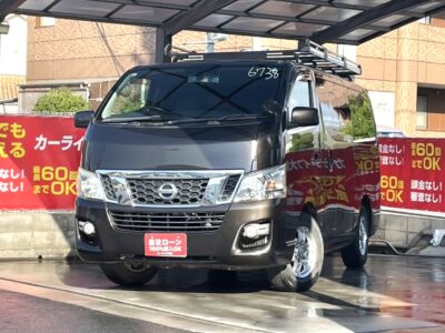 NV350キャラバン　ロングプレミアムGX　《タイガーアイブラウンカラー》　仕入れ困難なキャラバンがようやく入荷できました🎊　スタッドレスタイヤ＆ホイール付き❗️　システムキャリア付き❗️　脚立などもキャリアに乗せることができ、スタッドレスタイヤで降雪地域でも運転できますのでお仕事で使用される方には非常にありがたい装備✨️　次回入荷未定💣️　このチャンスを逃すといつになるかわかりません❗️　早いもの勝ちとなります🔥　🌜大阪店専用HPも要チェック❗carlifegroup.jp で検索🕵️‍♂️　Instagram・Twitter・TikTokも随時更新中❗❗🌛《1年保証付》