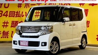 N-BOXカスタム G・Lパッケージ  💎車検2年付💎走行6万km台低走行車両💎月々2万円台~OK👌コンパクトなのに室内広々で家族でのお出かけにもドライブにもぴったり🚗✨高い天井で乗り降りも荷物の積み込みも楽々🎶後席はフルフラットにできるので大きな荷物を積むのも便利です🙌両側スライド・左側パワースライドドアで乗り降りも楽々🌈カタログ燃費JC08モード24.2km/Lの低燃費🍃 🌜TOKYO店専用HPにて随時更新中❗ carlifegroup.tokyo.jpで検索🕵️♂️🌛《1年保証付》