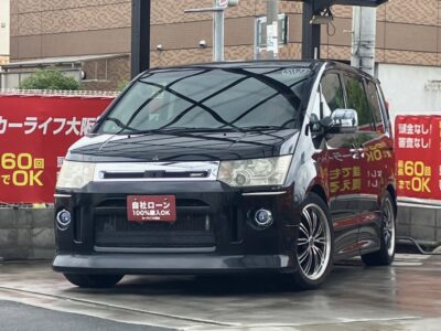 デリカD5　ローデストG　プレミアム　《ユーザー買取車》　最上級グレード「G プレミアム」＋カスタマイズモデル「ローデスト」のデリカD5がユーザー買取車両として入荷✨️　2WD、4WD、AUTOと自由に切替可能な電子制御4WDシステム🔌　パワーバックドア、クルーズコントロール、パドルシフトなど装備も充実🌈　ロックフォードサウンドシステムで高音質に音楽を楽しめます🎵　この価格で購入できるデリカD5はこの1台のみ❗️　🌜大阪店専用HPも要チェック❗carlifegroup.jp で検索🕵️‍♂️　Instagram・Twitter・TikTokも随時更新中❗❗🌛《1年保証付》