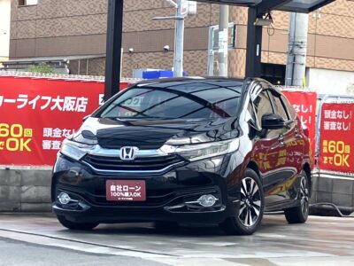 シャトル　ハイブリッドX　🚗✨ 広々＆高級感のあるコンパクトステーションワゴン ✨🚗　上質なデザインと燃費性能に優れた1台🍃　タッチパネル式操作のエアコンで快適温度管理🌞　後席を倒せばフラットで広大なラゲッジスペースで日常使いはもちろん、旅行やレジャーにもピッタリです👏　🌜大阪店専用HPも要チェック❗carlifegroup.jp で検索🕵️‍♂️　Instagram・Twitter・TikTokも随時更新中❗❗🌛《1年保証付》