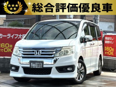 ステップワゴン　スパーダZ　インターナビセレクション　～後期型～　【総合評価優良車】　大阪店2,000ccクラスのミニバンの中で荷室の使いやすさNo.1🏆️　「荷物を積むために大きな車が欲しい」という方にピッタリのお車です📦️　3列目は床下格納できるシートなのでお荷物もたくさん載ります👏　バックカメラ付きのため狭い場所での駐車も安心📷️　万能に使用できるミニバンです✨️　🌜大阪店専用HPも要チェック❗carlifegroup.jp で検索🕵️‍♂️　Instagram・Twitter・TikTokも随時更新中❗❗🌛《1年保証付》