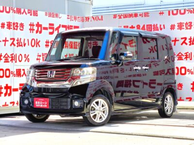 N-BOX　カスタム　Ｇ・Ｌパッケージ　＂人気車種Nシリーズ・ハイトワゴン＂走行距離８万㌔台＂床面が低く、両側スライドドア🚪左側パワースライドドア🚪なので老若男女問わず乗り降り楽々🤱荷物の出し入れラクチン😊二列目は様々なシートアレンジ可能で使い勝手バツグン😎アイドリングストップ機能付🍃ＨＩＤヘッドライト＆フォグで夜間視野確保🔦🌈車検２年付🌈🚗福岡店専用HPでも在庫確認可能‼✨【carlifegroup.fukuoka.jp/】で検索🕵️‍♂️