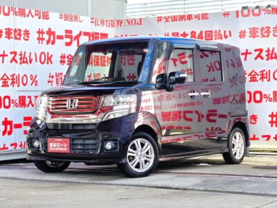 N-BOX　カスタム　Ｇ・Ｌパッケージ　＂人気車種Nシリーズ・ハイトワゴン＂走行距離５万㌔台＂💎大人気プレミアムゴールドパープルパールカラー💎床面が低く、両側パワースライドドア🚪なので老若男女問わず乗り降り楽々🤱荷物の出し入れラクチン😊二列目は様々なシートアレンジ可能で使い勝手バツグン😎アイドリングストップ機能付🍃ＨＩＤヘッドライト＆フォグで夜間視野確保🔦ドライブレコーダー付🌈🚗福岡店専用HPでも在庫確認可能‼✨【carlifegroup.fukuoka.jp/】で検索🕵️‍♂️