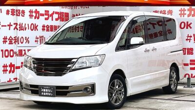 SERENA　セレナ　ライダー【特別仕様車】✨オーテックジャパンがメッキパーツを施したライダーシリーズ低価格ミニバン✨ 💎純正ナビ🗾ＤＶＤ💿Ｂｌｕｅｔｏｏｔｈ🎶📱📞フルセグＴＶ内蔵型📺走行中映像視聴可能👀 両側パワースライドドア装備で荷物の出し入れも乗り降りも楽々🚪 リアサイドシェード付・ＵＶ・プライバシーも安心👀Ｗエアコン機能付でリアも快適空調🌀高速も楽々走行・クルコン付き🌈ドライブレコーダーで安心録画📹納車時新品タイヤ装着🌈🚗福岡店専用HPでも在庫確認可能‼【carlifegroup.fukuoka.jp/】で検索🕵️‍♂️