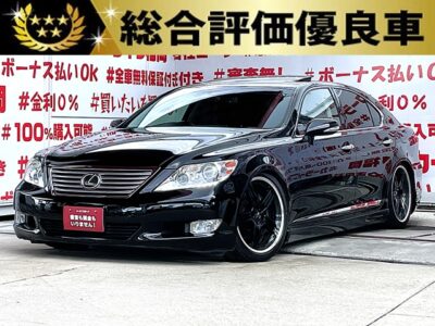 LEXUS　レクサス　LS460　バージョンC Iパッケージ＂中期型＂【総合評価優良車】【カスタム】💎人気ホイール・レオンハルト２０インチＡＷ装着・サンルーフ付🌞💎エアサスコントローラーローダウン🔥サイド・リアハーフエアロ付🔥純正ＨＤＤマルチナビ🗾ＤＶＤ６連チェンジャー📀Ｂｌｕｅｔｏｏｔｈ🎶📱📞フルセグＴＶ内蔵型📺走行中映像視聴可能👀本革エア―シート💺シートエアコン🌀装備車🚘リア３面電動シェードでＵＶ・プライバシーもＯＫ😎レクサスプレミアムサウンドで高音質も楽しめる🎉月々３万円台～ＯＫ🌈車検２年付🚗福岡店専用HPでも在庫確認可能‼✨ 【carlifegroup.fukuoka.jp】で検索🕵️‍♂️
