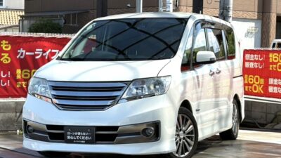 セレナ ライダー パフォーマンススペック ブラックライン S-HV セレナの人気グレード「ライダー」🚗✨ ハイブリッドで低燃費なので遠出するにもお財布に優しい🎵✌️ ドラレコ装備で、万一の場合も安心です😮💨✨ 両側パワースライドドアやサンシェード、シートバックテーブルなど子供がいる家庭でも便利です🚼💫 🌜大阪店専用HPも要チェック❗carlifegroup.jp で検索🕵️♂️ Instagram・Twitter・TikTokも随時更新中❗❗🌛《1年保証付》