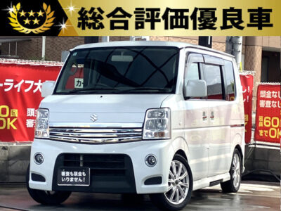 エブリイワゴン　PZターボスペシャル　【総合評価優良車】　RSR製ダウンサスや社外15インチAWで外装カスタムされた1台⚡　内装は黒革調シートカバーやフルセグTV・DVD視聴可能のSDナビ付いています🎵　左側オートステップで乗り降りや荷物の積み下ろしも楽々便利🙌　🌜大阪店専用HPも要チェック❗carlifegroup.jp で検索🕵️‍♂️　Instagram・Twitter・TikTokも随時更新中❗❗🌛《1年保証付》