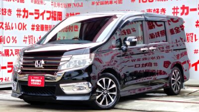 STEPWGN ステップワゴン スパーダZ クールスピリット 【後期型】"人気グレード"走行距離6万km台💎両側パワースライドドア&アルパイン10.2インチフリップダウンモニター付😲"純正9インチメモリーナビ🗾DVD💿ハンズフリー📞フルセグTV内蔵型📺ハーフレザーシートで高級感も演出💺安定のグリップ感・革巻きハンドル👐ステアリングスイッチ・パドルシフト付の豪華ステアリング周り装備👐3列目シート・床下収納で低重心ミニバンの安定性・収納スペースを大きく確保🧳高速運転はクルーズコントロールにお任せ🚗🌈福岡店専用HPでも在庫確認可能‼✨ 【carlifegroup.fukuoka.jp/】で検索🕵️♂️