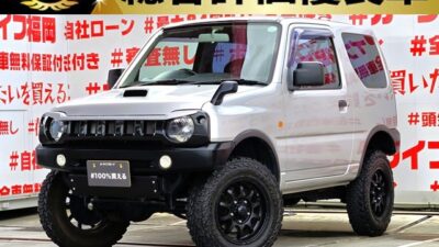 Jimny　ジムニー　XG【総合評価優良車】【４ＷＤ】【カスタム】【ターボ車】　カスタムバッチリのＪＢ２３系・８型ジムニー🚙💎外装パーツもバッドフェイスフロントグリル・Ｆ/Ｒショートバンパー・フロントスキットプレート・社外マフラー・リフトアップコイル・５Ｚｉｇｅｎ１６インチＡＷ・社外ＬＥＤテールランプ・リア三面フィルム装着済み🔥ルーフブラックのツートーンに色替え済み😲カロッツェリアディスプレイオーディオ📺Ｂｌｕｅｔｏｏｔｈ🎶📱📞アンドロイドオート機能付🗾グーグルマップをオーディオ画面に出力可能🔥レザー調シートカバー付🚗福岡店専用HPでも在庫確認可能‼✨ 【carlifegroup.fukuoka.jp/】で検索🕵️‍♂️