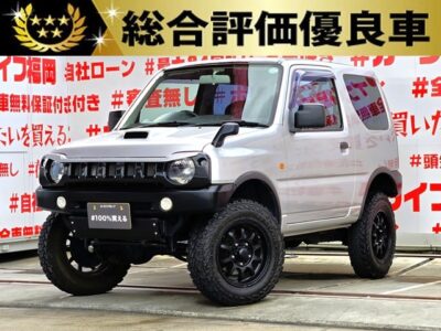 Jimny　ジムニー　XG【総合評価優良車】【４ＷＤ】【カスタム】【ターボ車】　カスタムバッチリのＪＢ２３系・８型ジムニー🚙💎外装パーツもバッドフェイスフロントグリル・Ｆ/Ｒショートバンパー・フロントスキットプレート・社外マフラー・リフトアップコイル・５Ｚｉｇｅｎ１６インチＡＷ・社外ＬＥＤテールランプ・リア三面フィルム装着済み🔥ルーフブラックのツートーンに色替え済み😲カロッツェリアディスプレイオーディオ📺Ｂｌｕｅｔｏｏｔｈ🎶📱📞アンドロイドオート機能付🗾グーグルマップをオーディオ画面に出力可能🔥レザー調シートカバー付🚗福岡店専用HPでも在庫確認可能‼✨ 【carlifegroup.fukuoka.jp/】で検索🕵️‍♂️