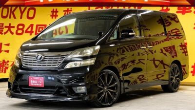 VELLFIRE ヴェルファイア 2.4Z プラチナセレクション【特別仕様車】社外フロントハーフエアロ&社外20インチアルミホイール付き😍見た目もカッコよく決まってます🙆♀️カロッツェリアサイバーナビ🗾地デジフルセグTV📺DVD📀Bluetoothオーディオ機能付き🎶両側パワースライドドア&パワーバックドアで乗り降りも荷物の出し入れも楽々💡2列目オットマン付きキャプテンシートの7人乗りモデル🚗広々ゆったり乗れます💺✨障害物センサー&バックカメラで見えにくい部分もカバーしてくれます👀HIDヘッドライト&フォグランプで夜間走行時も明るく安全です🔦💎月々2万円台~💎🌜TOKYO店専用HPにて更新中❗ carlifegroup.tokyo.jpで検索🕵️♂️🌛《1年保証付》