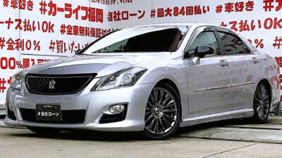 CROWN　クラウン　2.5アスリート【カスタム】✨久々にシルバーのクラウン入荷✨サイド及びリアスカート・FALCON車高調・RAYS製18インチアルミで大人のカスタム😎カロッツェリアナビ🗾ETC車載器🚗クルーズコントロールで高速道路も快適🚗エンターテインメントは地デジフルセグTV📺CD・DVD視聴可能📀Bluetooth接続可能👌バックカメラ付で駐車も安心😊車検2年付🌈福岡店専用HPでも在庫確認可能‼✨【carlifegroup.fukuoka.jp/】で検索🕵️‍♂️