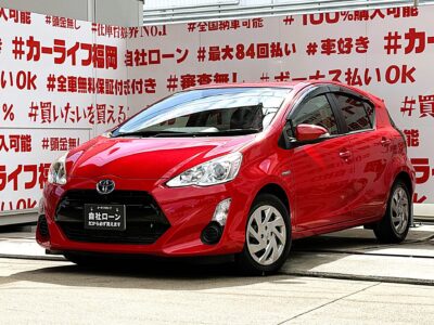 AQUA　アクア　S　＂中期型＂【ユーザー買取車】＂レッドカラー・プッシュスタート＆スマートキー＂月々１万円台～購入ＯＫ😲ケンウッドナビ🗾ＤＶＤ📀Ｂｌｕｅｔｏｏｔｈ🎶📱地デジＴＶ内蔵型📺走行中映像視聴可能👀明るいＬＥＤヘッドライト💡ドライブレコーダー付きで安心録画ＯＫ📹内装もオプション設定・ブリリアントレッドカラー💺🎉驚異の燃費🍃ＪＣ０８モード・カタログ燃費３７．０ｋｍ／Ｌ🍃納車時新品タイヤ装着🌈🚗福岡店専用HPでも在庫確認可能‼✨【carlifegroup.fukuoka.jp/】で検索🕵️‍♂️