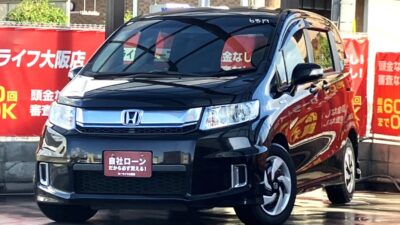 フリードスパイク　ハイブリッド　ジャストセレクション　通常のフリードに比べ、後席がフルフラット可能なレジャー向きのモデル⛺　収納が豊富にあり、車中泊や釣りなどのレジャーの際に便利です🎣　ハイブリッドで燃費性能も安心です⛽　SDナビでTV・DVD視聴可能やBluetoothオーディオも接続可能🎶　ビルトインETCやクルーズコントロール付きで快適に遠出することが可能🗾　多彩な使い方ができるコンパクトカーです✨　🌜大阪店専用HPも要チェック❗carlifegroup.jp で検索🕵️‍♂️　Instagram・Twitter・TikTokも随時更新中❗❗🌛《1年保証付》