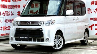 TANTO CUSTOM タントカスタムRS ✨センターピラーレス&スライドドアのミラクルオープンドア採用の背高軽自動車✨室内の広さと視界の良さも自慢です👌フルタイム4WDで走破性も抜群です🚗明るいHIDヘッドライトで夜間の走行も安心🌟純正SDナビは地デジフルセグTV内蔵型🖥️車検2年付🌈福岡店専用HPでも在庫確認可能‼✨ 【carlifegroup.fukuoka.jp/】で検索🕵️♂️