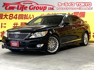 LEXUS　レクサス　LS460　バージョンSZ　Iパッケージ 中期型【ムーンルーフ】【走行58000ｋｍ】✨上級グレード✨大人気の中期型✨ファイングラフィックメーター💎純正HDDナビ＆マークレビンソン🎵地デジフルセグTV・Bluetooth・ミュージックサーバー・DVD・CD機能付き✌️多彩なオーディオソースをLEXUSプレミアムサウンドシステムでご堪能ください😁バックカメラ付📸プリクラッシュセーフティシステム✨快適&最高のムーンルーフ😎　黒本革シート（前席パワーシート&前席シートエアコン＆後席シートヒーター＆ステアリングヒーター！）✨　夜間でも明るいHIDヘッドライト&HIDフォグ🌞　駐車時に便利なブレーキホールド機能付き！　電動リアサンシェード&サイドサンシェード付き！　純正19インチアルミホイール🍩🌛TOKYO店専用HPにて更新中❗ carlifegroup.tokyo.jpで検索🕵️‍♂️🌛《1年保証付》