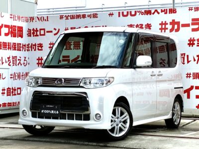 TANTO　CUSTOM　タントカスタムRS　✨センターピラーレス＆スライドドアのミラクルオープンドア採用の背高軽自動車✨室内の広さと視界の良さも自慢です👌フルタイム4WDで走破性も抜群です🚗明るいHIDヘッドライトで夜間の走行も安心🌟純正SDナビは地デジフルセグTV内蔵型🖥️車検２年付🌈福岡店専用HPでも在庫確認可能‼✨ 【carlifegroup.fukuoka.jp/】で検索🕵️‍♂️