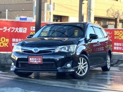 カローラフィールダー　ハイブリッドGエアロツアラー・W×B　低燃費ハイブリッドで通勤・遠出に使うにも経済的💰　人気グレードの「W×B」専用スタイル💨　広い荷室で仕事にもレジャーにも大活躍できます✨　Bluetoothオーディオ接続可能のSDナビ付いています📱　🌜大阪店専用HPも要チェック❗carlifegroup.jp で検索🕵️‍♂️　Instagram・Twitter・TikTokも随時更新中❗❗🌛《1年保証付》