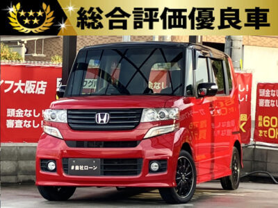 N-BOX　カスタム　SSパッケージ　ターボ　【総合評価優良車】《特別仕様車グレード》　ツートンカラーstyleでレッド＆ブラックのとても鮮やかなカラーリングです🔴　純正8インチのBIGサイズSDナビでBluetoothオーディオも接続可能🎵　両側パワースライドドアで乗り降りもラクラクです🚪　ボディカラーと相性抜群の黒アルミホイールでエクステリアデザインもバッチリです✨　🌜大阪店専用HPも要チェック❗carlifegroup.jp で検索🕵️‍♂️　Instagram・Twitter・TikTokも随時更新中❗❗🌛《1年保証付》