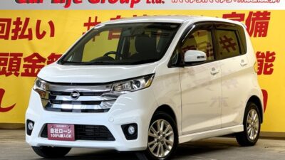 DAYZ　デイズ　ハイウェイスターX　【４WD】【車検２年付】【ワンオーナ―】👑月々１万円台～👑エクリスプSDナビ🗾ＣＤ・ＤＶＤ💿Ｂｌｕｅｔｏｏｔｈ🎶📱地デジフルセグＴＶ📺小回り抜群で通勤にお買い物に大活躍😍👌アイドリングストップ付🍃驚きの低燃費👛運転席シートヒーターがついているので寒い冬にも便利👌シートを倒せばラゲッジスペース広々⚡オシャレなパネル式オートエアコン✨ＨＩＤヘッドライト＆フォグランプで夜間も明るく安全走行🔦TOKYO店専用HPにて更新中❗ carlifegroup.tokyo.jpで検索🕵️‍♂️🌛《1年保証》