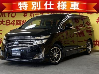 ELGRAND エルグランド ２５０ハイウェイスター　アーバンクロム【特別仕様車】【4WD】【車検2年付】社外17インチスタッドレスタイヤ🛞純正HDDナビ🗾アラウンドビューモニター✨ＣＤ・ＤＶＤ💿Ｂｌｕｅｔｏｏｔｈ📱🎶フルセグＴＶ内蔵型📺走行中映像視聴可能👀高級感溢れるハーフレザーシート📺後席独立のWエアコン🌀強い日差しもカットできるサンシェードなど過ごしやすい空間🍀😊両側パワースライドドア🚪ＨＩＤヘッドライト＆フォグランプで夜間の明るさも確保💡人気の100V電源付🌛TOKYO店専用HPにて更新中❗ carlifegroup.tokyo.jpで検索🕵️‍♂️1年保証付🌛