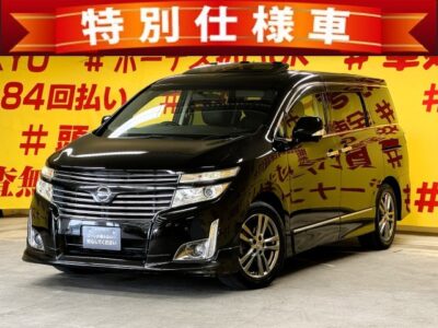ELGRAND エルグランド 　２５０ハイウェイスター　アーバンクロム【特別仕様車】【サンルーフ】純正HDDナビ🗾ＣＤ・ＤＶＤ💿地デジフルセグＴＶ内蔵型📺Ｂｌｕｅｔｏｏｔｈ📱🎶大人気7人乗り🔥助手席＆２列目オットマン付きキャプテンシート💺✨お子様🤱や後席の方も嬉しい純正フリップダウンモニター付き👀✨両側パワースライドドアー・パワーバックドアー付🚪女性でも楽々開閉🚪ワンタッチオープンで乗り降り楽々👪夜間でも明るいHIDヘッドライト&フォグランプ🔦🌛TOKYO店専用HPにて更新中❗ carlifegroup.tokyo.jpで検索🕵️‍♂️🌛《1年保証》