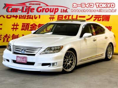 LEXUS　レクサス　LS600h　Iパッケージ　【カスタム】👑レクサス最高級・ＢＩＧラグジュアリーセダンのハイブリッドタイプ👑フロントハーフエアロ＆エアサス＆BBS20インチアルミホイール装着でカッコよく決まってます👍純正マルチHDDナビ🗾DVD📀Bluetooth📱🎵フルセグＴＶ内蔵型📺走行中映像視聴可能👀高級感溢れる豪華装備💺シートエアコン＆全席シートヒーター装備💺　開放感抜群のサンルーフ付き🎶　🌜TOKYO店専用HPにて更新中❗ carlifegroup.tokyo.jpで検索🕵️‍♂️🌛《1年保証付》