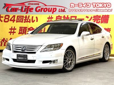 LEXUS　レクサス　LS600h　Iパッケージ　【カスタム】【4WD】👑レクサス最高級・ＢＩＧラグジュアリーセダンのハイブリッドタイプ👑フロントハーフエアロ＆エアサス＆BBS20インチアルミホイール装着でカッコよく決まってます👍純正マルチHDDナビ🗾DVD📀Bluetooth📱🎵フルセグＴＶ内蔵型📺走行中映像視聴可能👀高級感溢れる豪華装備💺シートエアコン＆全席シートヒーター装備💺　開放感抜群のサンルーフ付き🎶　🌜TOKYO店専用HPにて更新中❗ carlifegroup.tokyo.jpで検索🕵️‍♂️🌛《1年保証付》