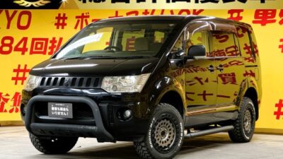 DELICA　デリカD5　Gプレミアム　【4WD】【カスタム】【総合評価優良車】グリルガード＆オーバーフェンダー＆リフトアップコイル＆リアラダー装着済💫🤙純正ＨＤＤナビ🗾ＤＶＤ💿純正フリップダウンモニター付きで楽しく長距離ドライブできます✨大人数でのキャンプやアウトドアにピッタリの1台⛺✨魅力的なカスタム装備豊富😍👌自由自在に2WD・4WDの切り替えが可能💎両側電動スライドドア付で乗り降り楽々　TOKYO店専用HPにて更新中❗ carlifegroup.tokyo.jpで検索🕵️‍♂️🌛《1年保証付》