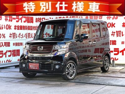 N-BOX　カスタム　G　SSパッケージ【特別仕様車】＂両側パワースライドドアー付の人気グレード＂純正ギャザーズナビ🗾ＤＶＤ💿Ｂｌｕｅｔｏｏｔｈ🎶📞フルセグＴＶ内蔵型📺走行中映像視聴可能👀アイドリングストップ機能付🍃カタログ燃費ＪＣ０８モード２４．２ｋｍ／Ｌの低燃費🍃人気・装備充実文句なしのハイトワゴン🚗前後ドライブレコーダー付きで安心録画📹納車時新品タイヤ装着🌈🚗福岡店専用HPでも在庫確認可能‼✨ 【carlifegroup.fukuoka.jp/】で検索🕵️‍♂️
