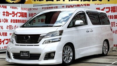 VELLFIRE ヴェルファイア 2.4Zプラチナセレクション【総合評価優良車】【特別仕様車】【カスタム】✨大人気ミニバン・HKS車高調ローダウンタイプ✨エイムゲインタイプフロント・リアエアロバンパー装着済🔥純正HDDナビ🗾DVD💿Bluetooth📱📞フルセグTV内蔵型📺走行中映像視聴可能👀アドミレイションシートカバー付きのオットマンキャプテンシート💺でくつろぎ空間のセカンドシート💺両側パワースライドドアー🚪&パワーバックドアーでボタン・リモコン楽々開閉🔘納車時新品タイヤ装着🌈🚗福岡店専用HPでも在庫確認可能‼✨【carlifegroup.fukuoka.jp/】で検索🕵️♂️