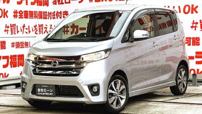 DAYZ　デイズ　ハイウェイスターＧターボ　＂シャープなフロントマスクを持つ日産の軽自動車＂純正ＳＤナビ🗾ＤＶＤ💿Ｂｌｕｅｔｏｏｔｈ🎶📱📞フルセグＴＶ内蔵型📺走行中映像視聴可能👀全周囲・アラウンドビューモニター搭載車🎥狭い駐車場も簡単駐車👀驚異の燃費・２１．４ｋｍ／Ｌ🍃小回りも抜群🛞オシャレなパネル式オートエアコン装備🌀安全支援装備・エマージェンシーブレーキ搭載🚗月々１万円台～OK😲車検２年付🌈内外装程度良好🍃🚗福岡店専用HPでも在庫確認可能‼✨ 【carlifegroup.fukuoka.jp/】で検索🕵️‍♂️