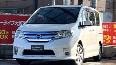 セレナ　HWS　Vセレクション 　快適装備が多彩で人気なミニバン✨　純正SDナビでフルセグTV・DVD視聴やBluetoothオーディオも接続可能📱　後席はシートバックテーブルやサンシェード、Wエアコンなど快適にお乗り頂けます🤩　中央座席がロングスライド可能なマルチセンターシートでシートアレンジも多彩💺　🌜大阪店専用HPも要チェック❗carlifegroup.jp で検索🕵️‍♂️　Instagram・Twitter・TikTokも随時更新中❗❗🌛《1年保証付》