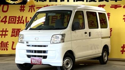 HIJET　ハイゼットカーゴ　デラックス　【総合評価優良車】【車検2年付】純正オーディオ（ラジオ機能付♪）小物などたくさん入れられるオーバヘッドコンソール付き♪パワステ🌞パワーウィンドウ✨キーレス装備🌈　荷物の量に合わせてヘッドライトの角度が調整できるヘッドライトレベライザー搭載✨　事業用黒ナンバー取得可能です💪🌛TOKYO店専用HPにて更新中❗ carlifegroup.tokyo.jpで検索🕵️‍♂️🌛《1年保証》