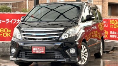 アルファード　240S 　～後期型～　ご家族様にも嬉しいフリップダウンモニター付いています🎵　7人乗りtypeのキャプテンシート&オットマンでゆったり座れる後席空間💺　障害物センサー、バックカメラ付いており、運転に不安がある方でも安心😌　ナノイー搭載の後席独立エアコンや左右独立温度調整のデュアルエアコンで空調装備も充実しています🌿　🌜大阪店専用HPも要チェック❗carlifegroup.jp で検索🕵️‍♂️　Instagram・Twitter・TikTokも随時更新中❗❗🌛《1年保証付》